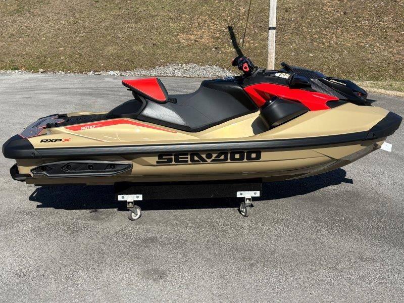 2025 Sea-Doo RXP-X 325 - 38