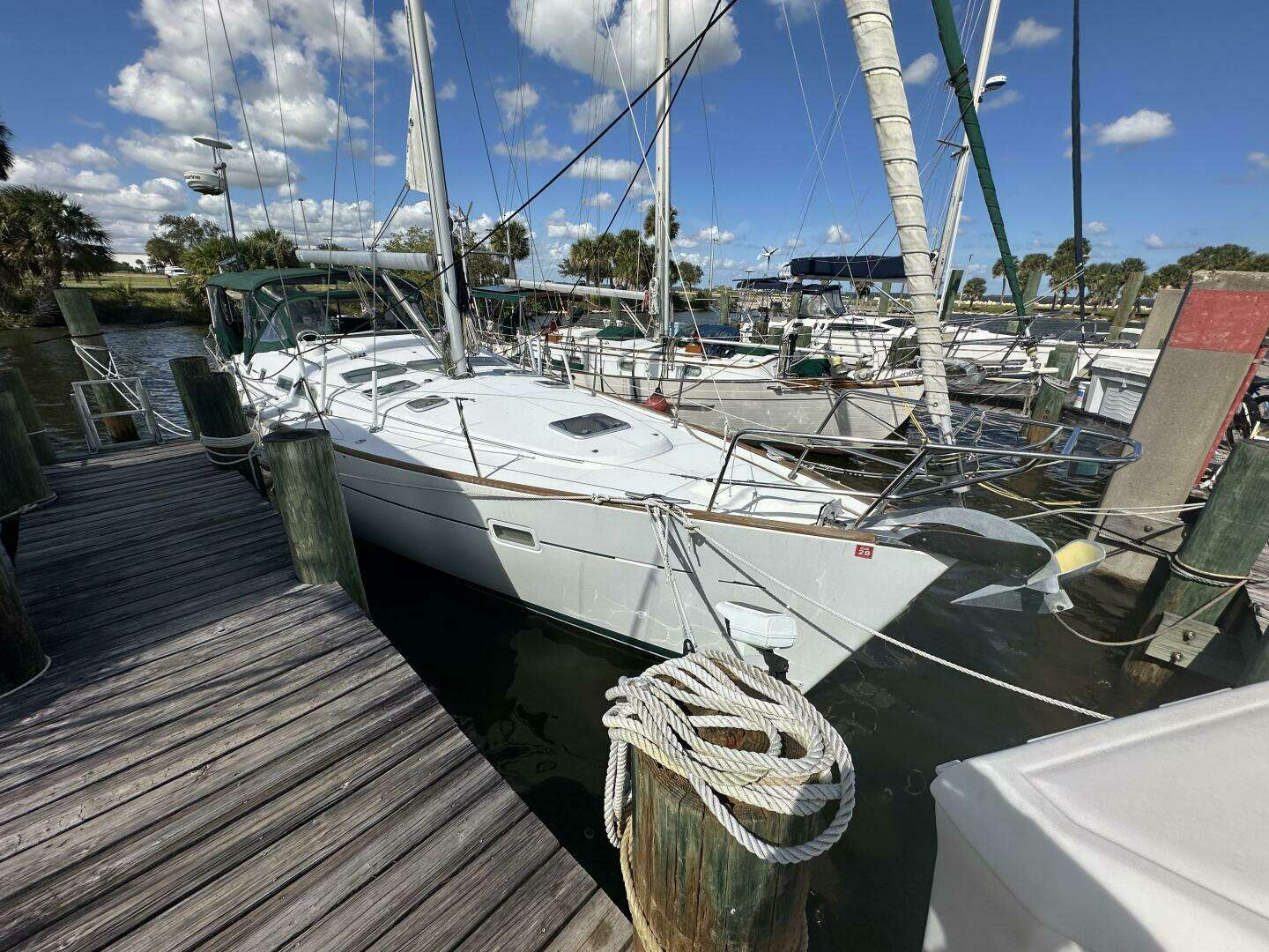 2004 Beneteau 423 - Image 3