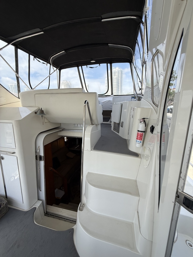 2006 Carver 44 CMY - Image 43