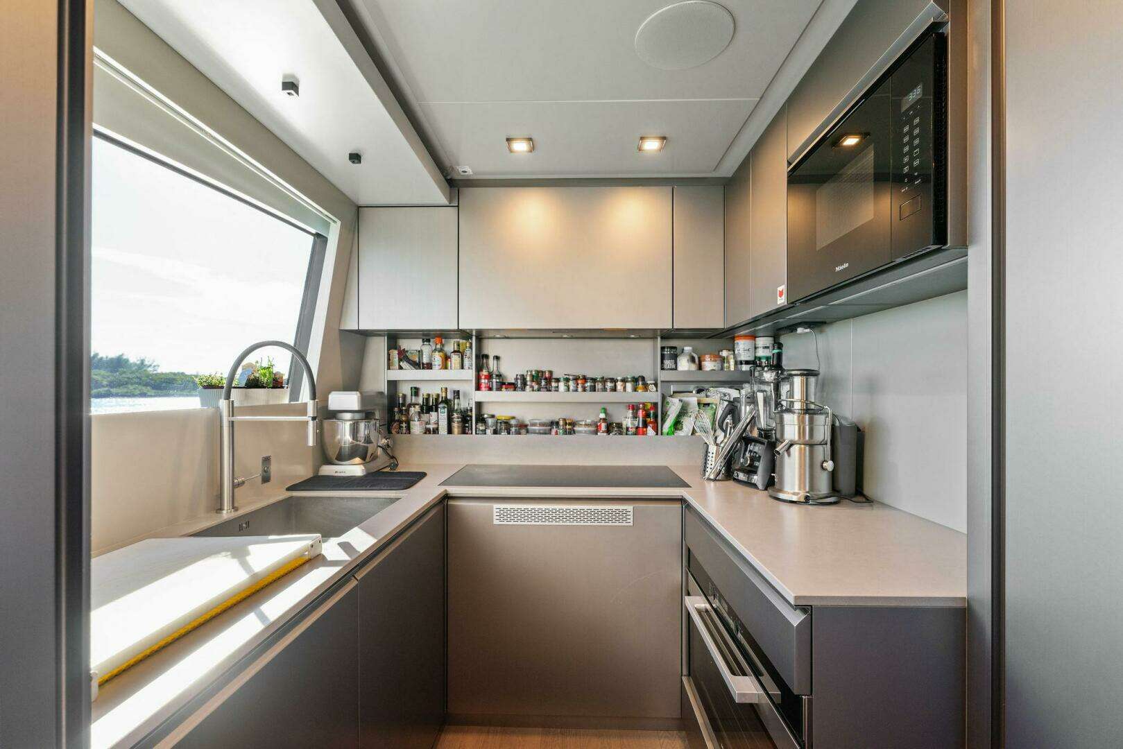 2023 Pershing GTX Motoryacht - Image 64