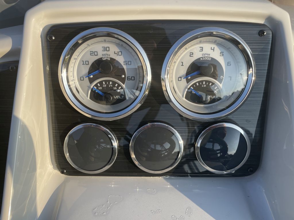 2022 Sylvan 820 PF Mirage - 10