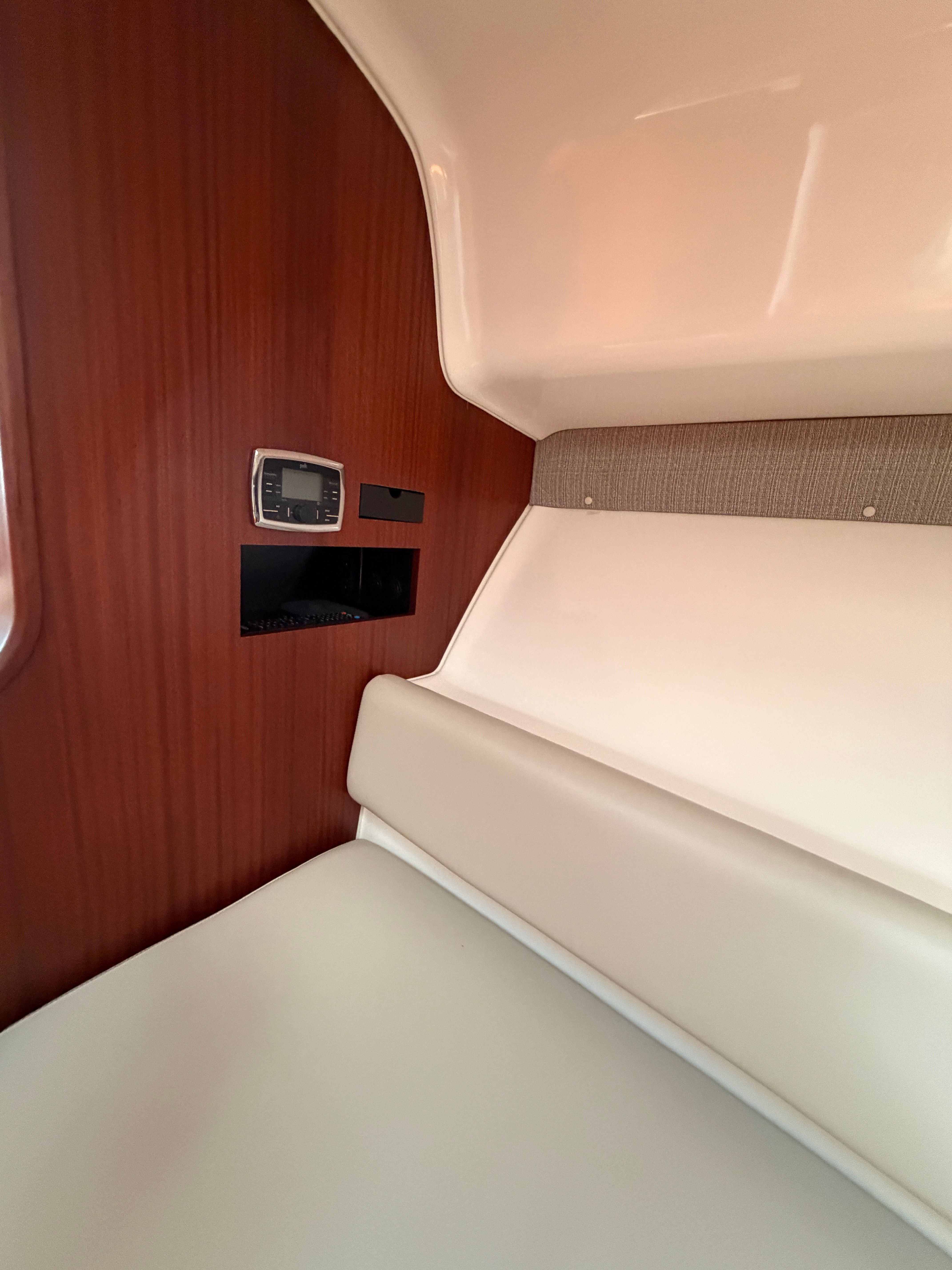 2017 Pursuit OS 385 Offshore - 39