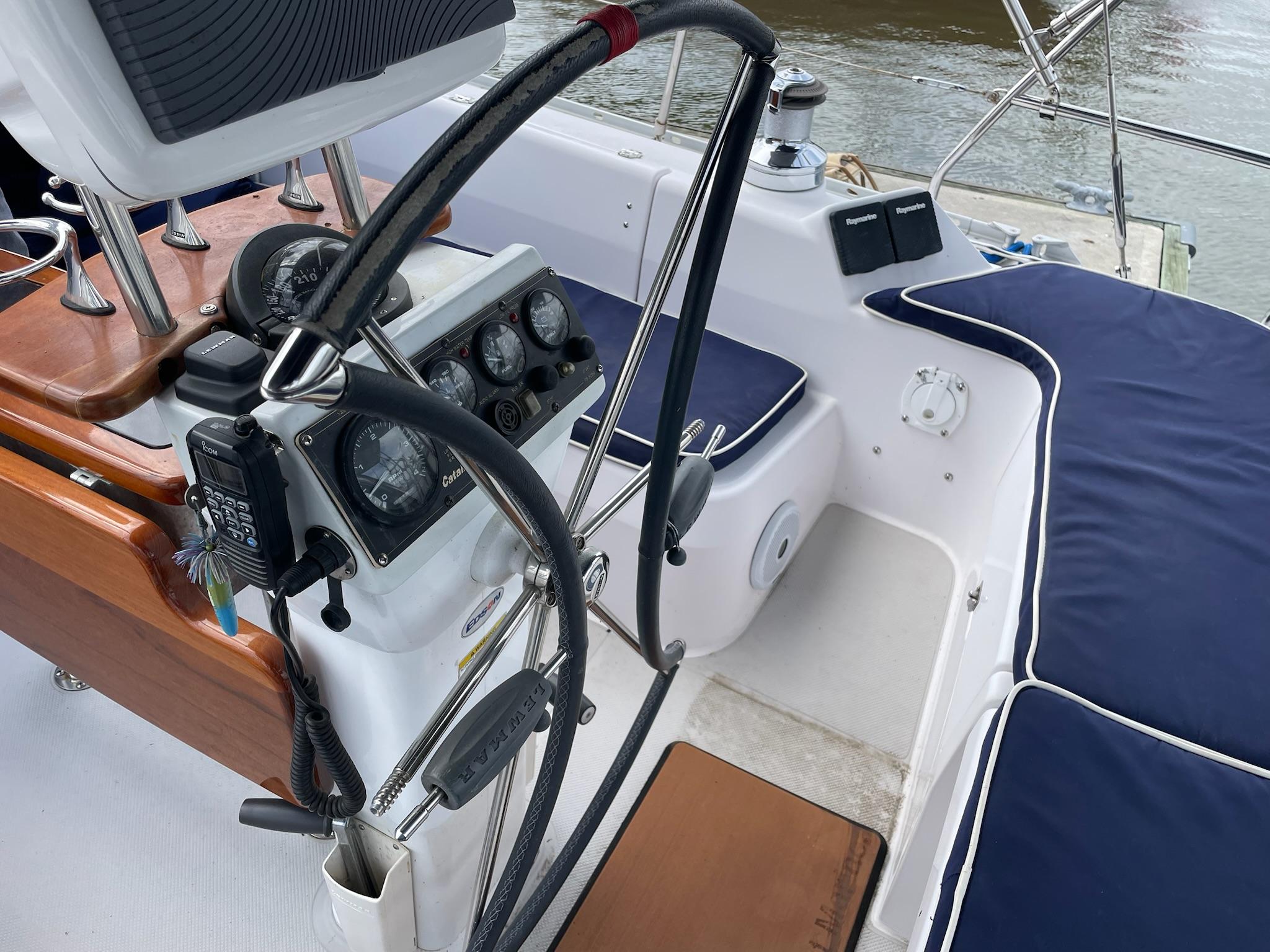 2013 Catalina 385 - 16