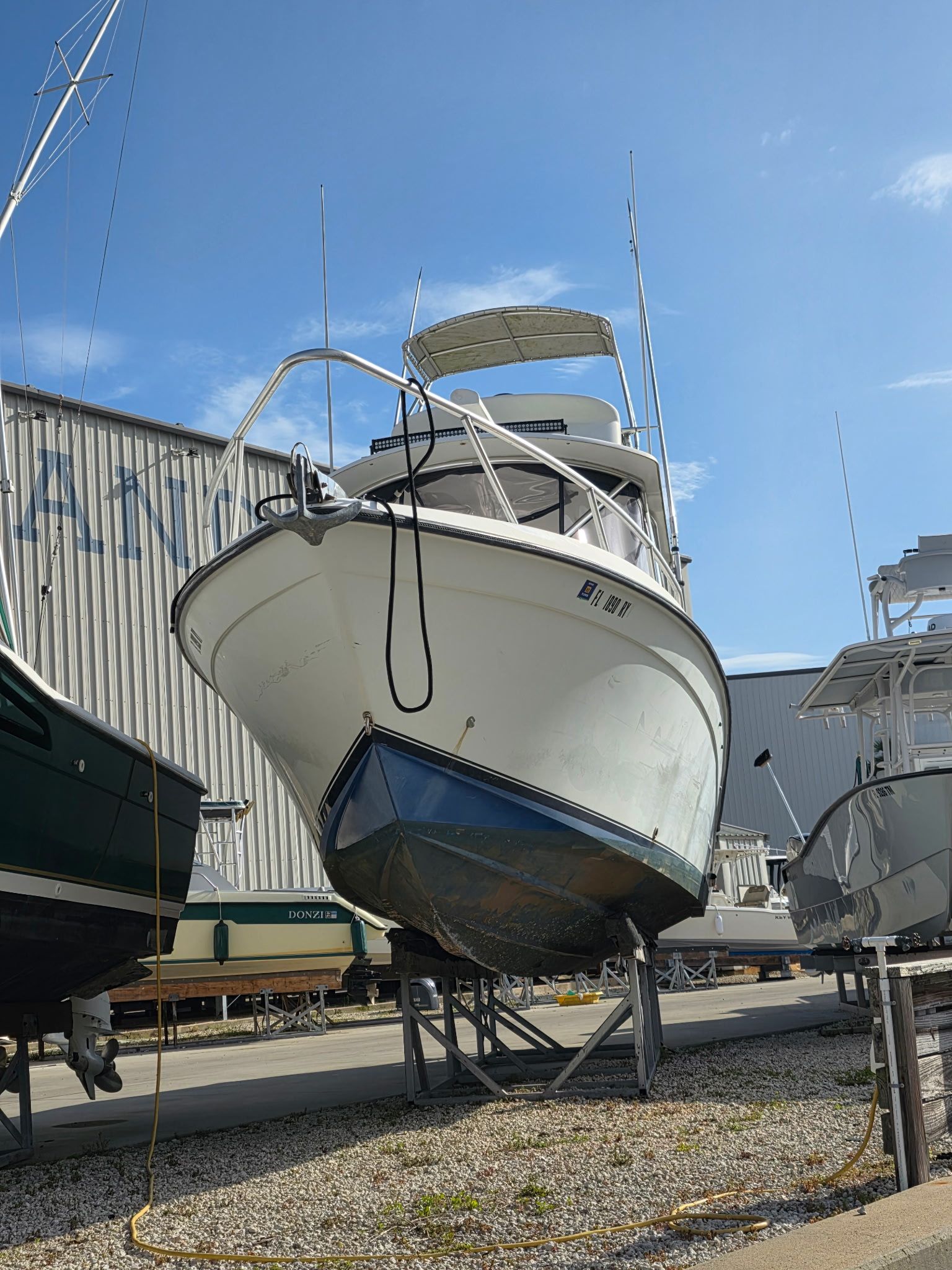 2005 Contender 35SC Express - 10