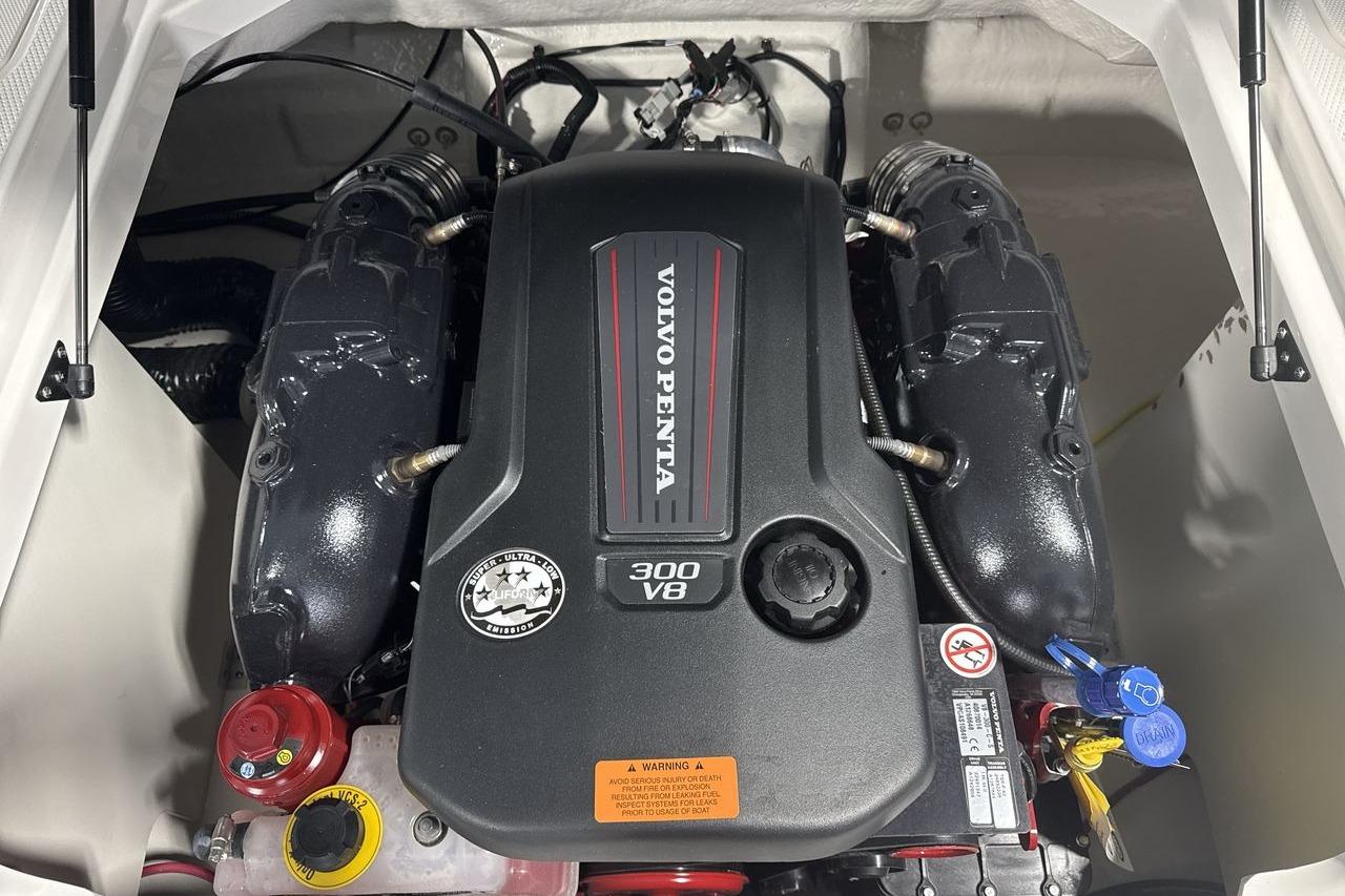 A Volvo Penta 300 HP V8 engine in a Chaparral 23 SSi boat.