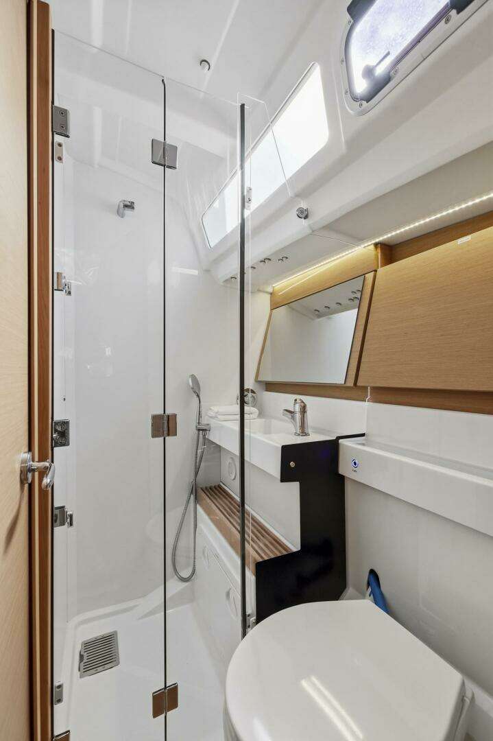 2021 Jeanneau 440 - Image 48