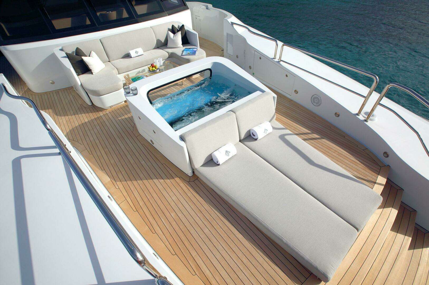 2016 Crescent Full Displacement, Twin Screw Diesel - Image 26