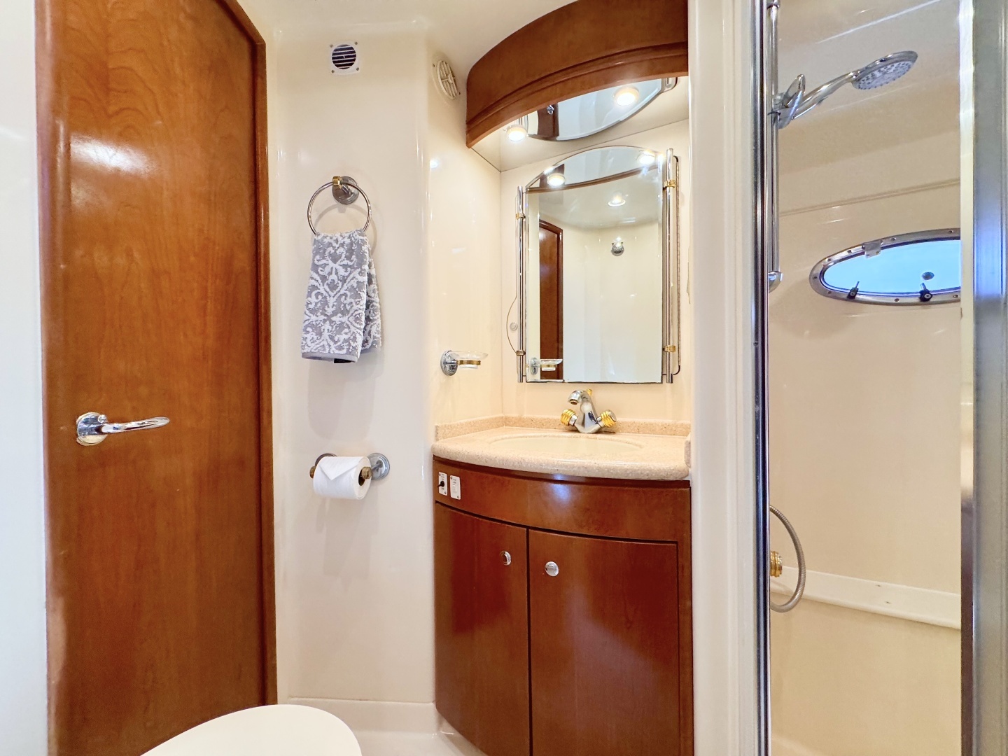 1998 Carver Voyager 530 - Image 16