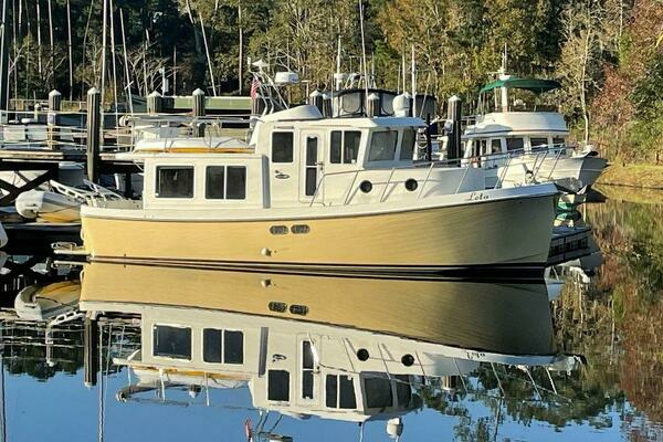 2001 American Tug 34