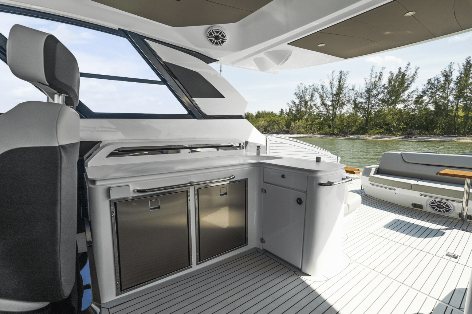 2026 Cruisers Yachts 50GLS OB - Image 88