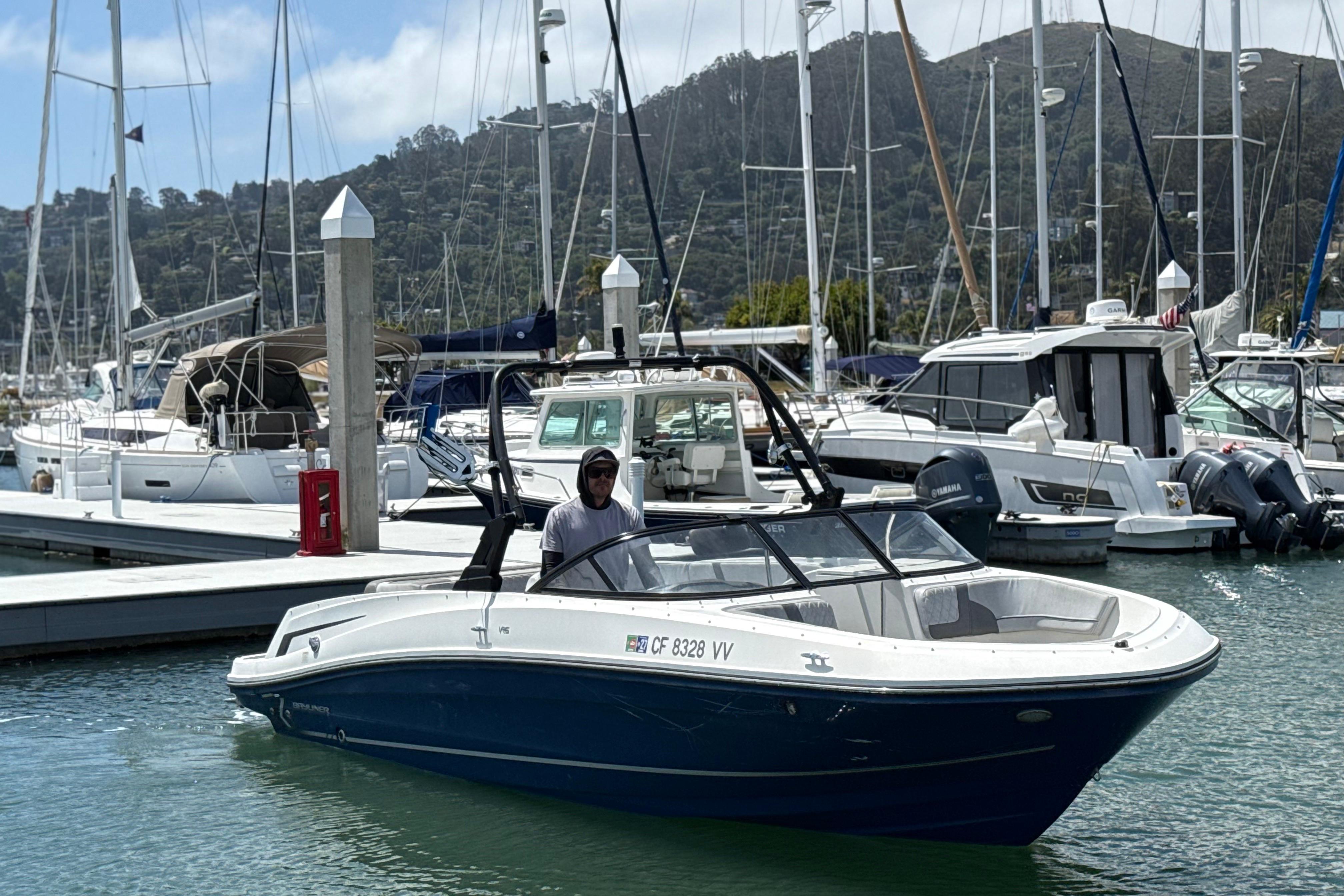 2021 Bayliner VR6 Bowrider I/O