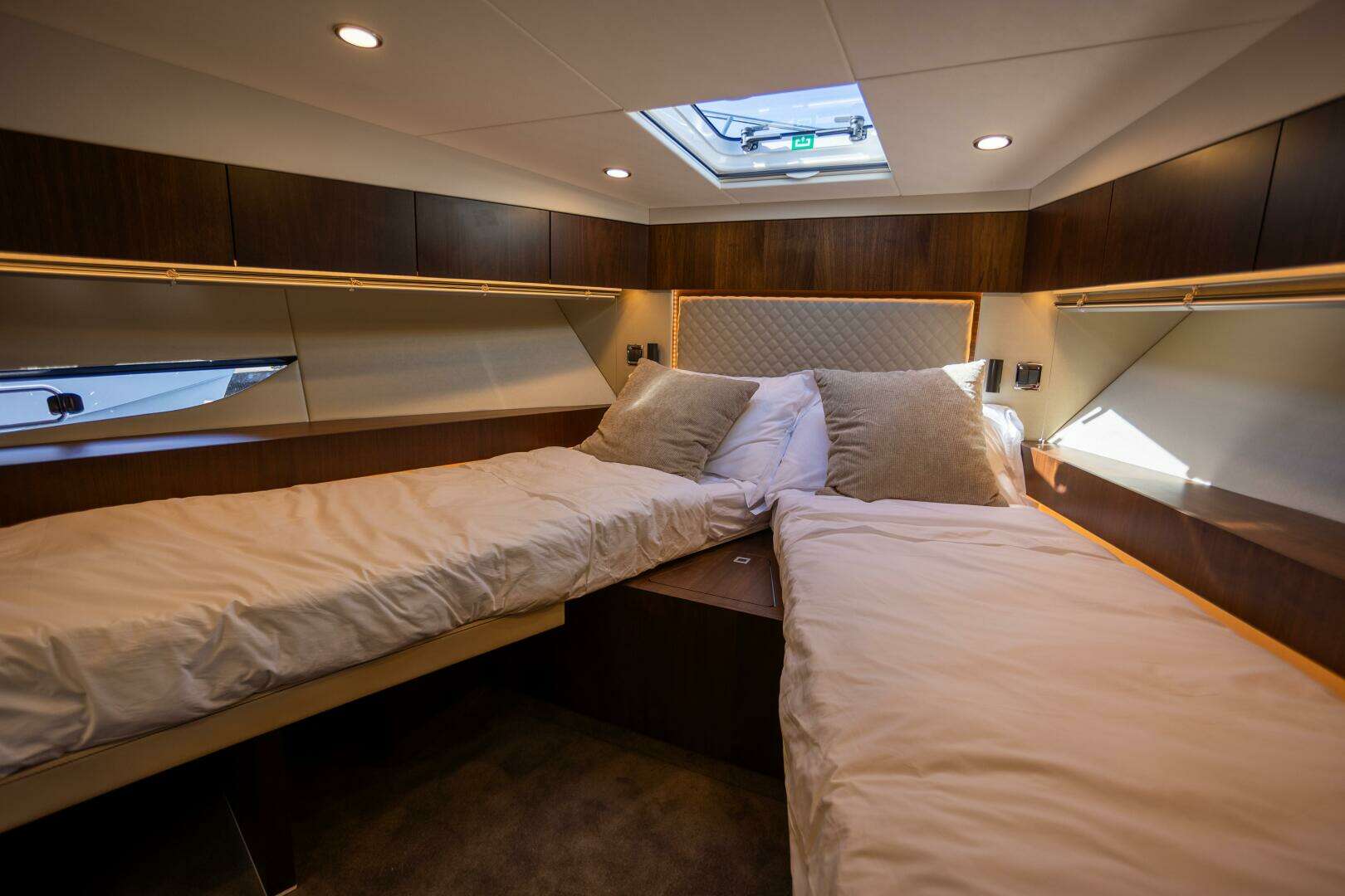 2025 Fairline Squadron 50 - Image 25