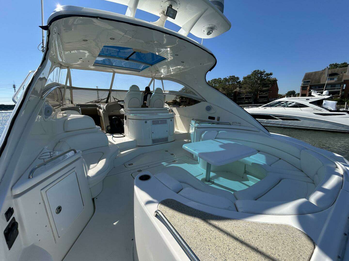 2003 Cruisers Yachts 540 Express - Image 7