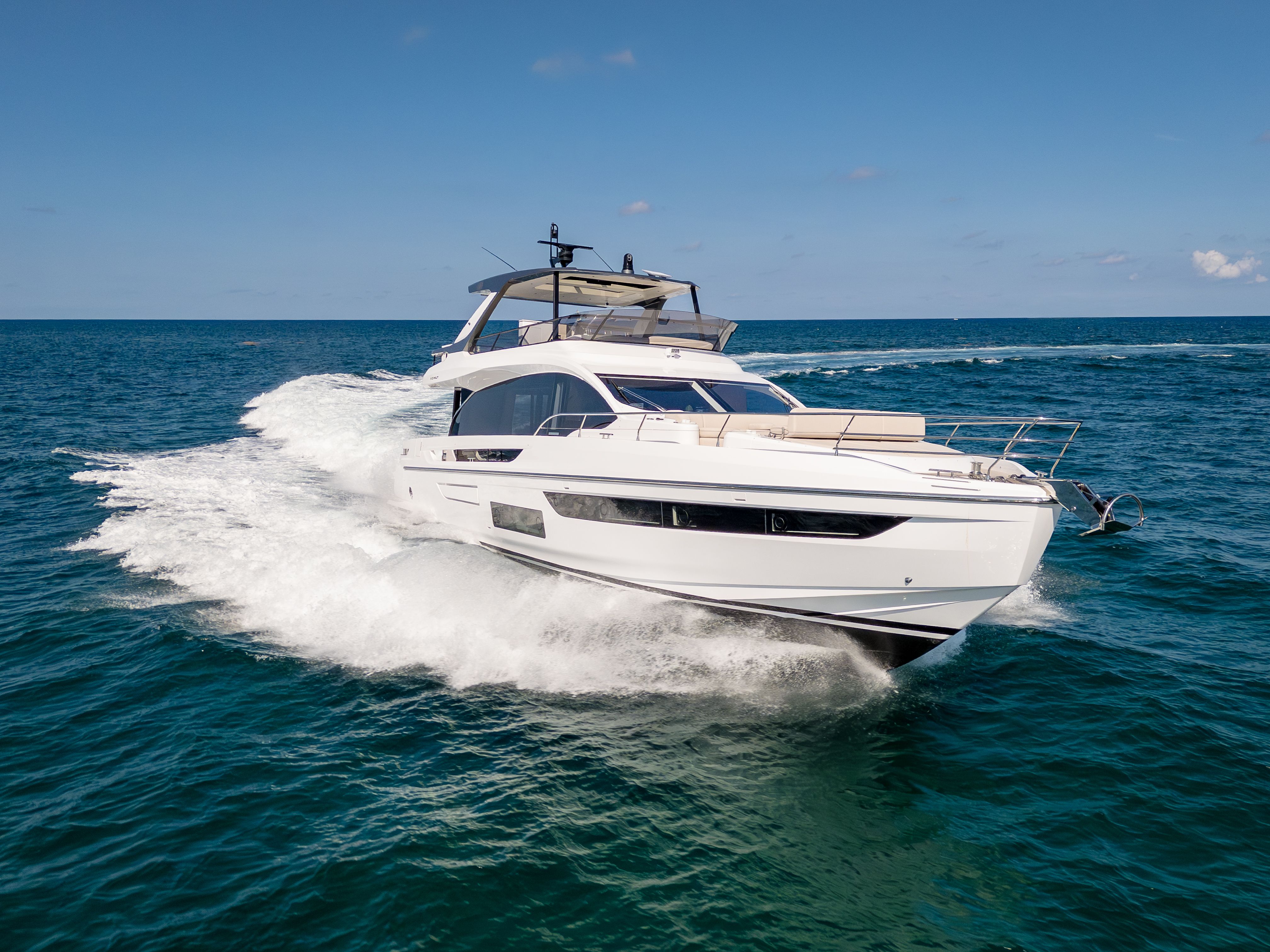 2026 Azimut Fly 72