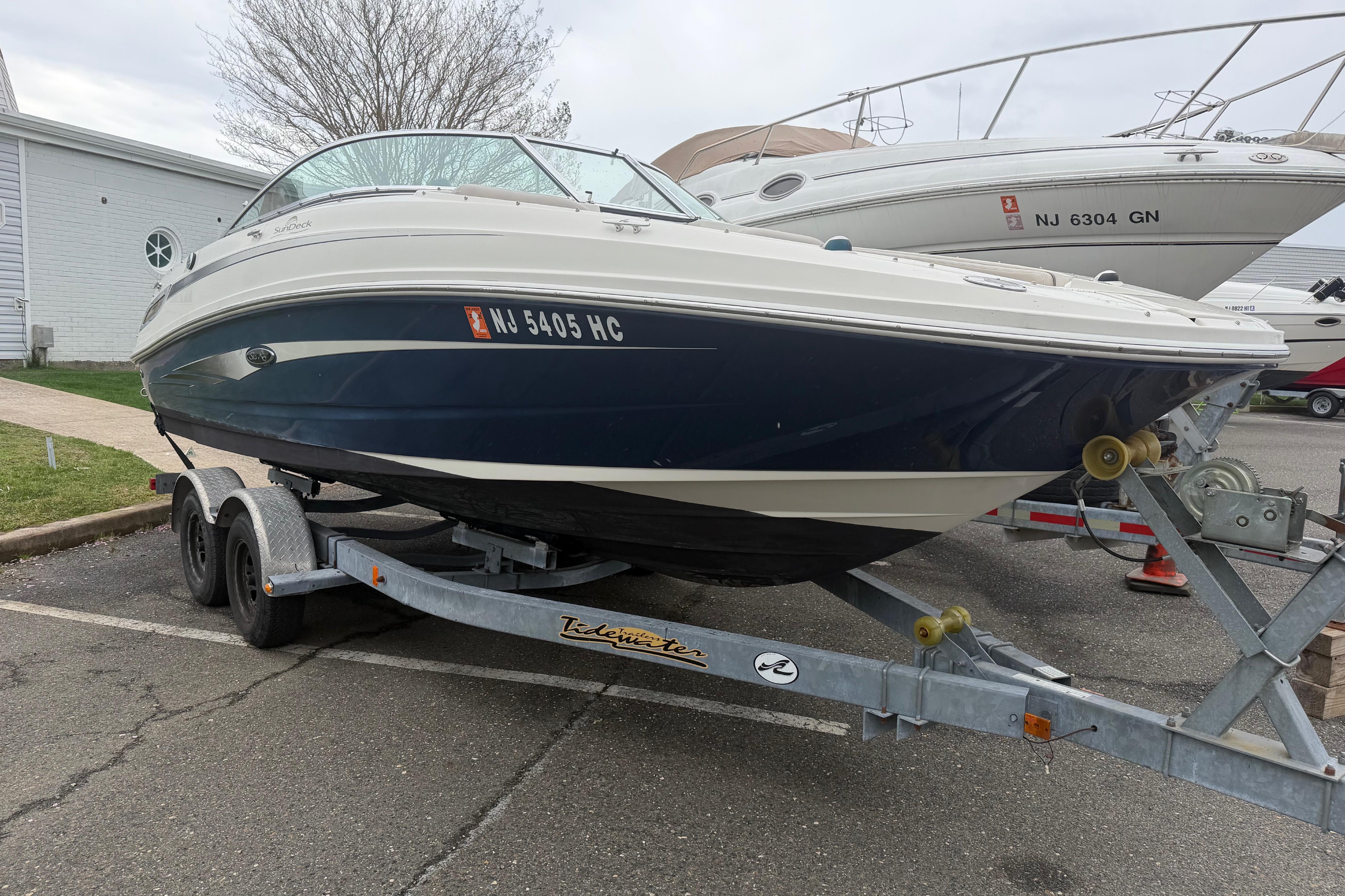 2009 Sea Ray 210 Sundeck