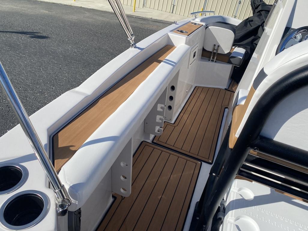2024 Starcraft SVX 211 OB CC - 23