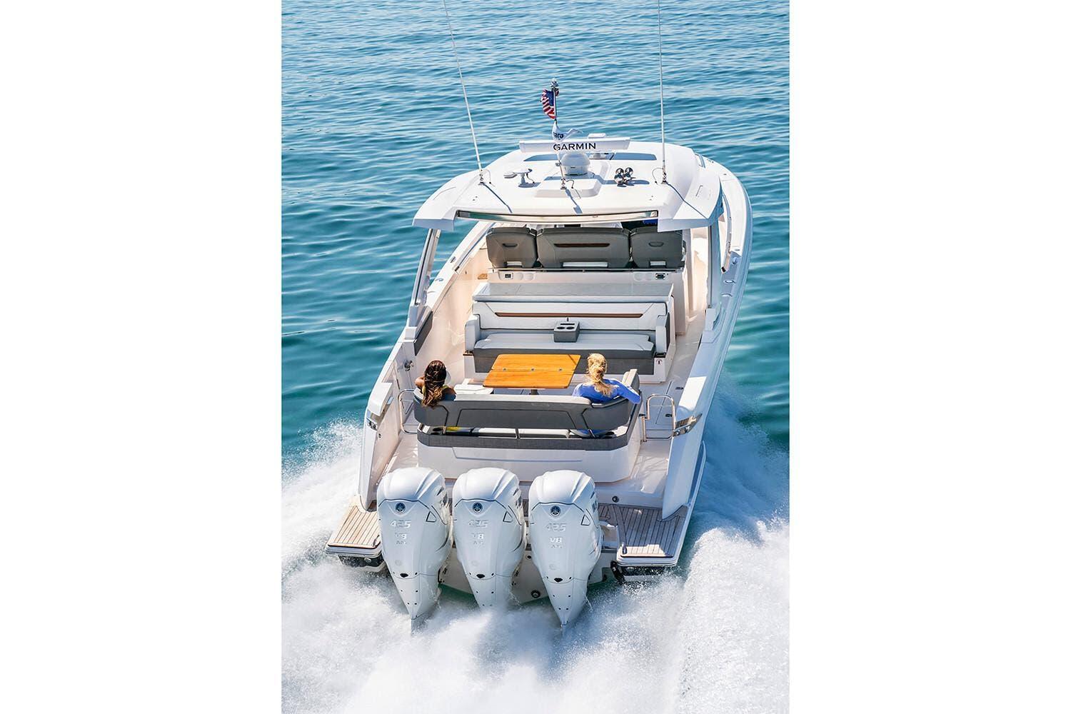 2026 Tiara Yachts 43LS - 4