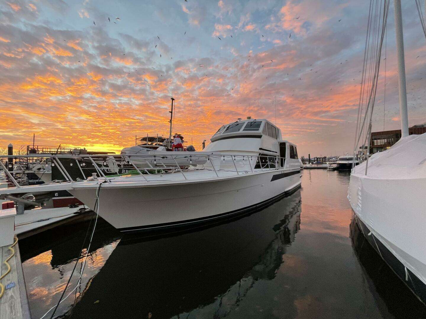 1995 Viking 54 Sports Yacht - Image 33
