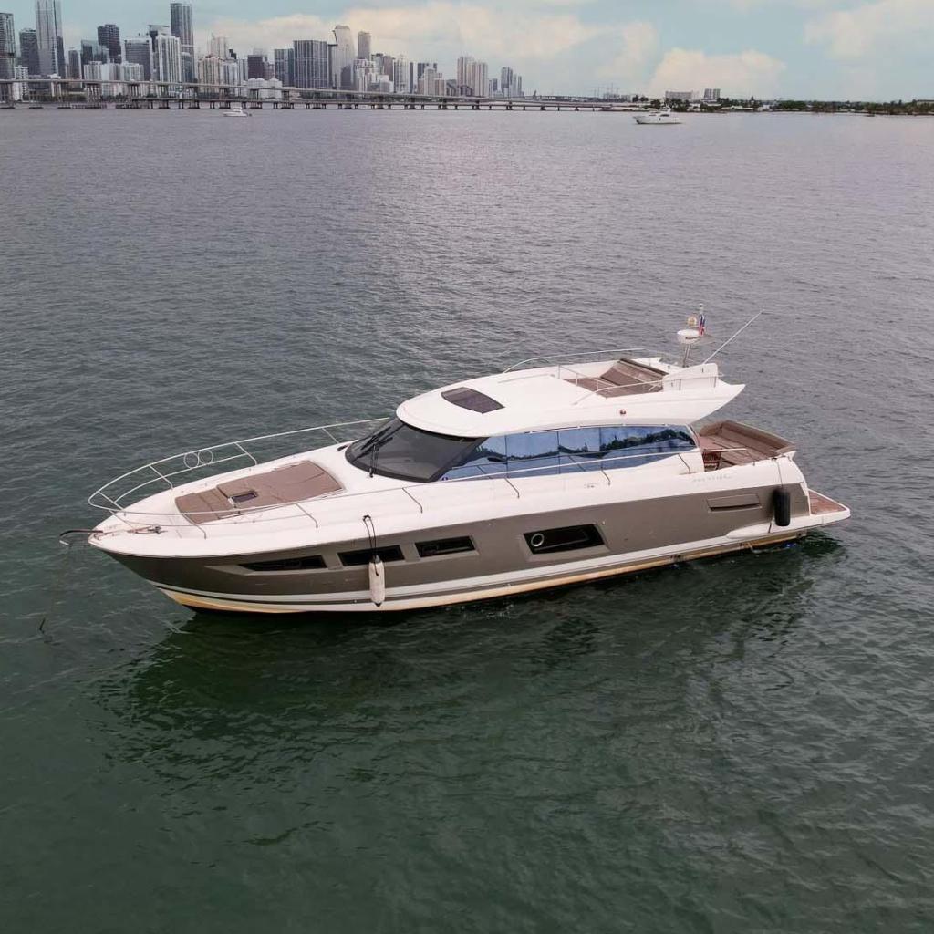 2015 Prestige 520