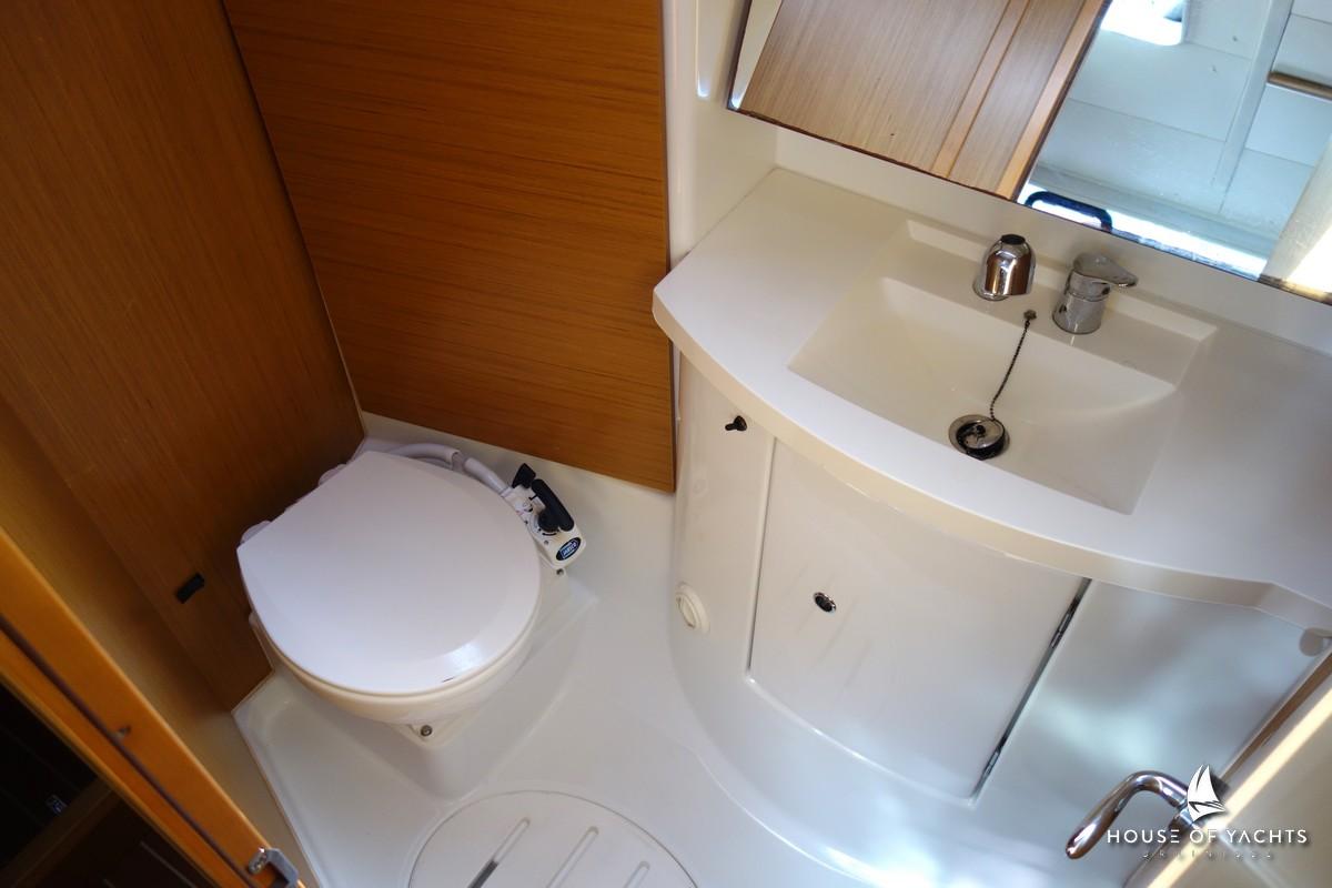 Bathroom interior of 2010 Jeanneau Sun Odyssey 39i Performance yacht.