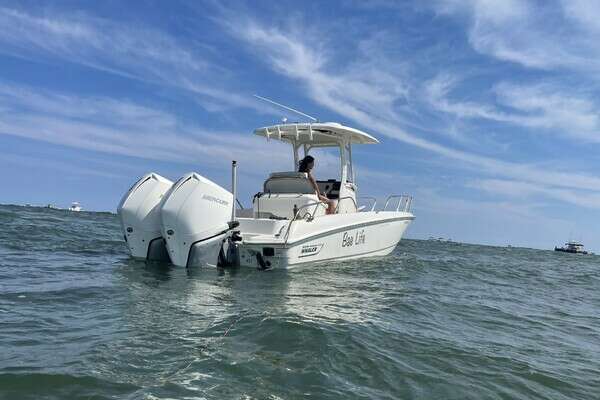 2022 Boston Whaler 270 Dauntless
