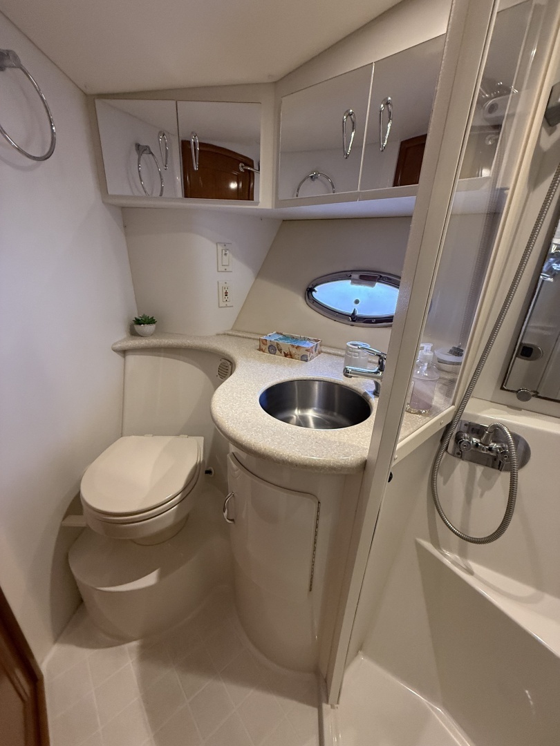 2006 Carver 44 CMY - Image 38
