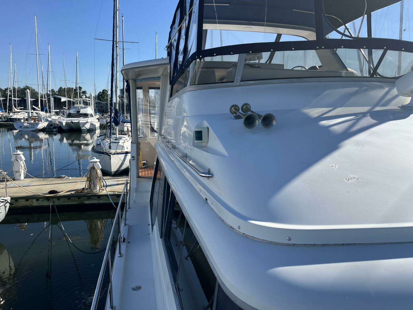 1995 Carver 440 Aft Cabin - Image 61