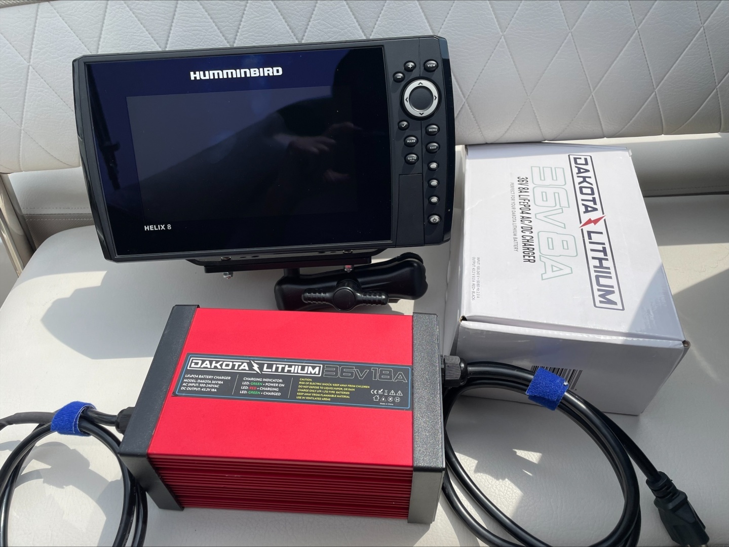 2022 Crownline E255 XS - Image 2