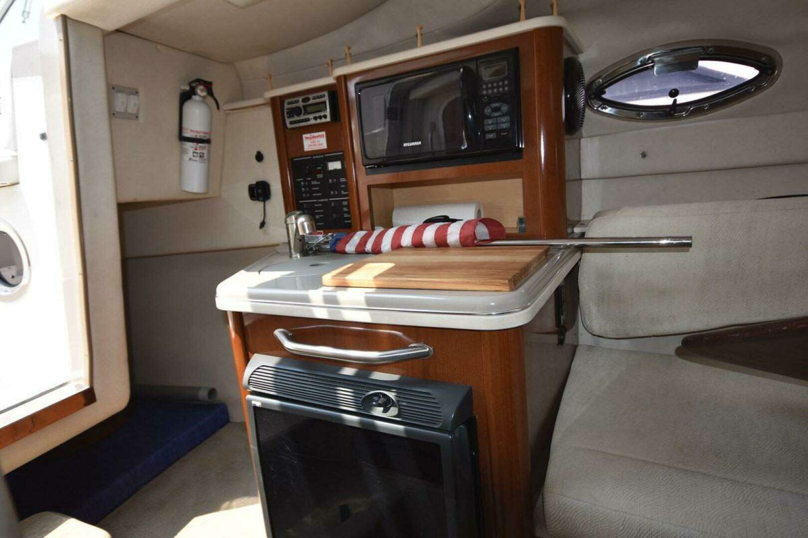 2008 Sea Ray 240 Sundancer - Image 21