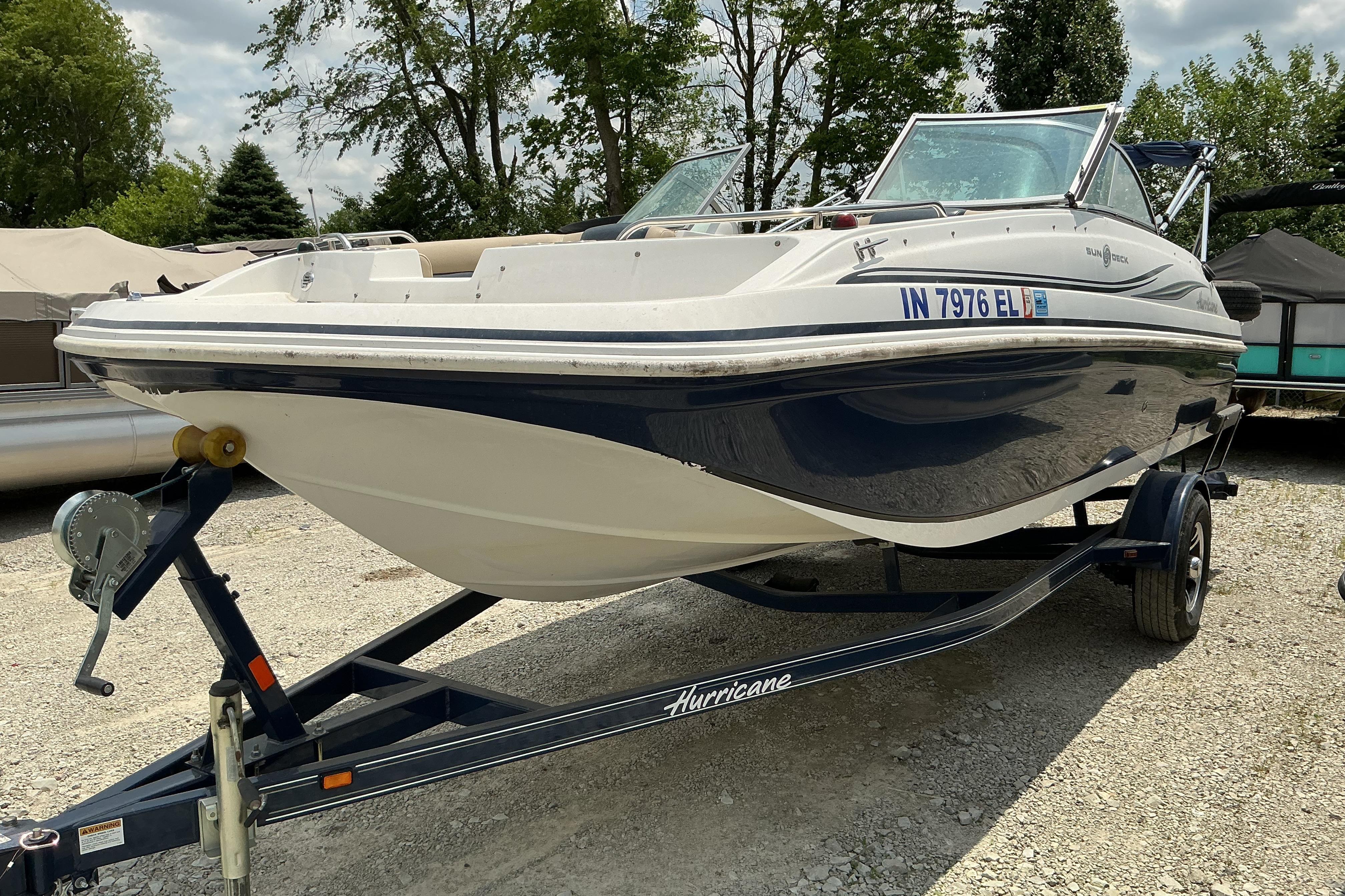 2015 Hurricane SunDeck 187 IO