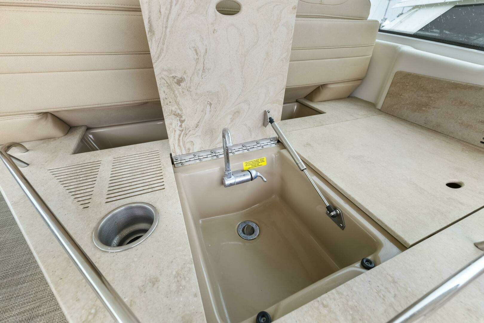 2016 Formula 45 Yacht - Image 14