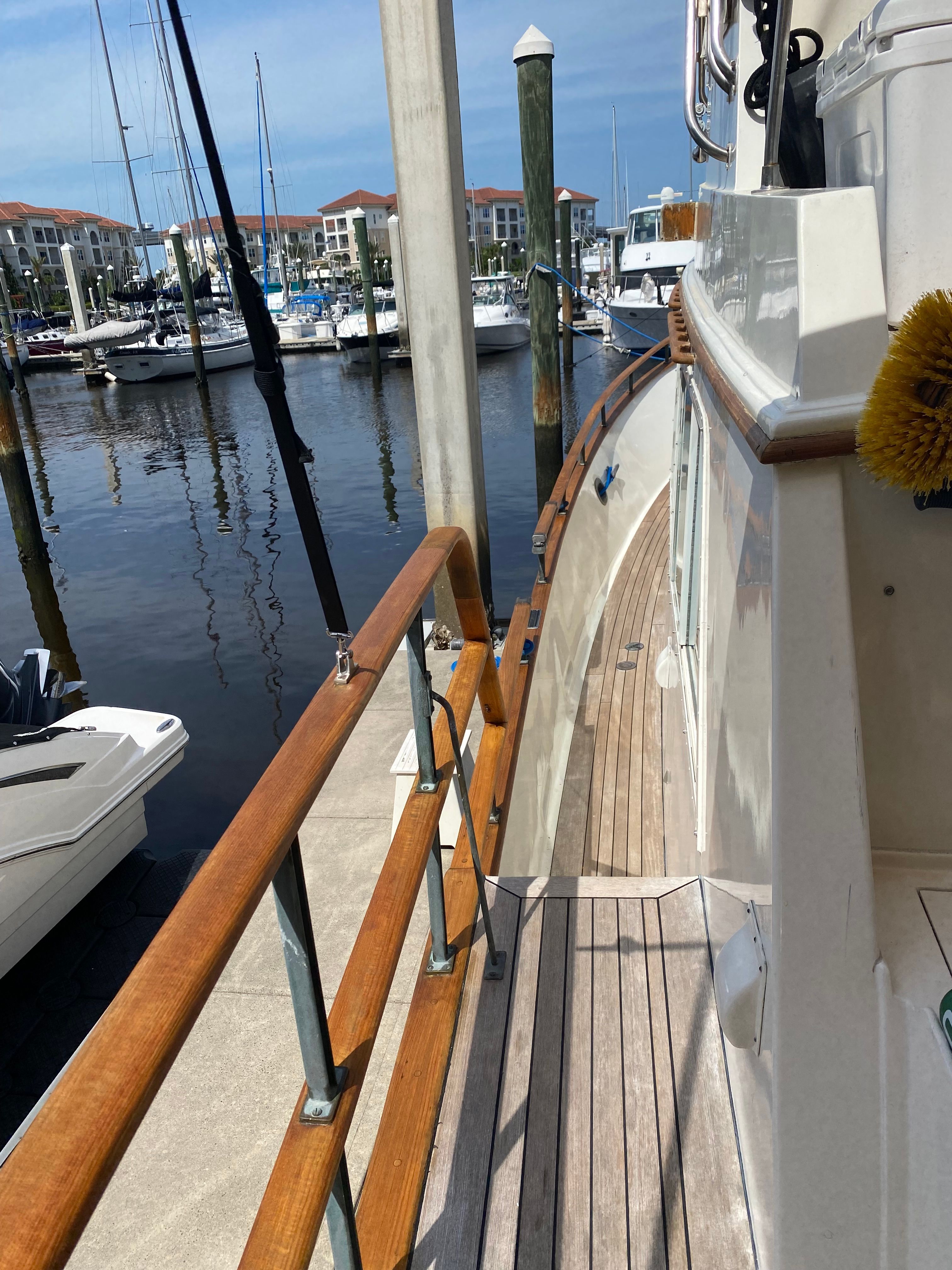 1983 Island Gypsy 44 Flush Deck - 29