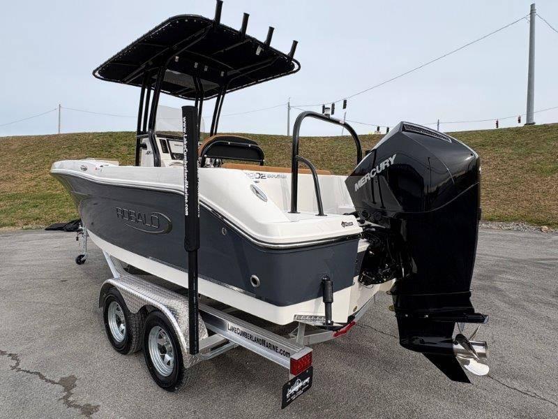 2025 Robalo R202 Explorer - 50