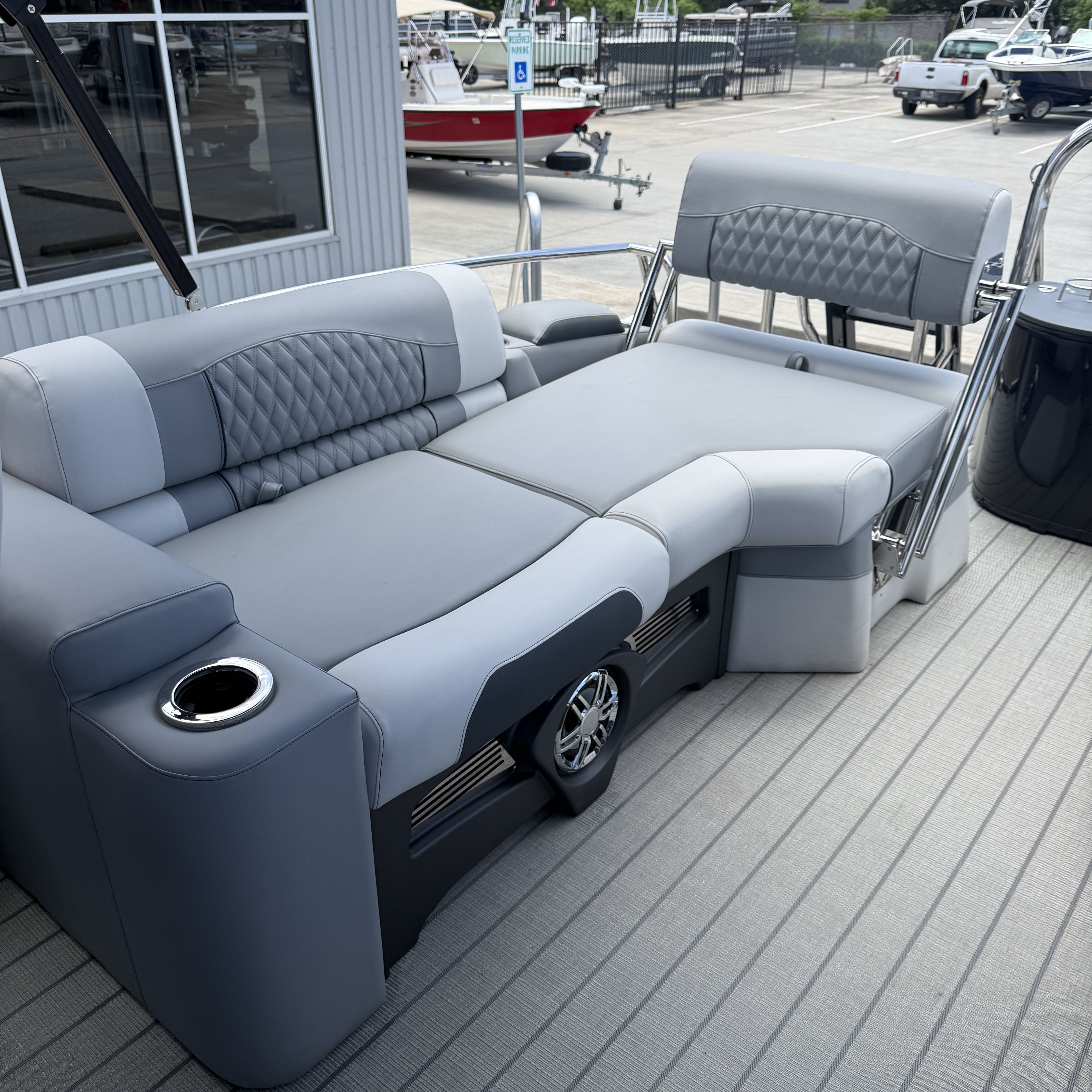 2026 Avalon Catalina Quad Lounge Shift - 23' - 16