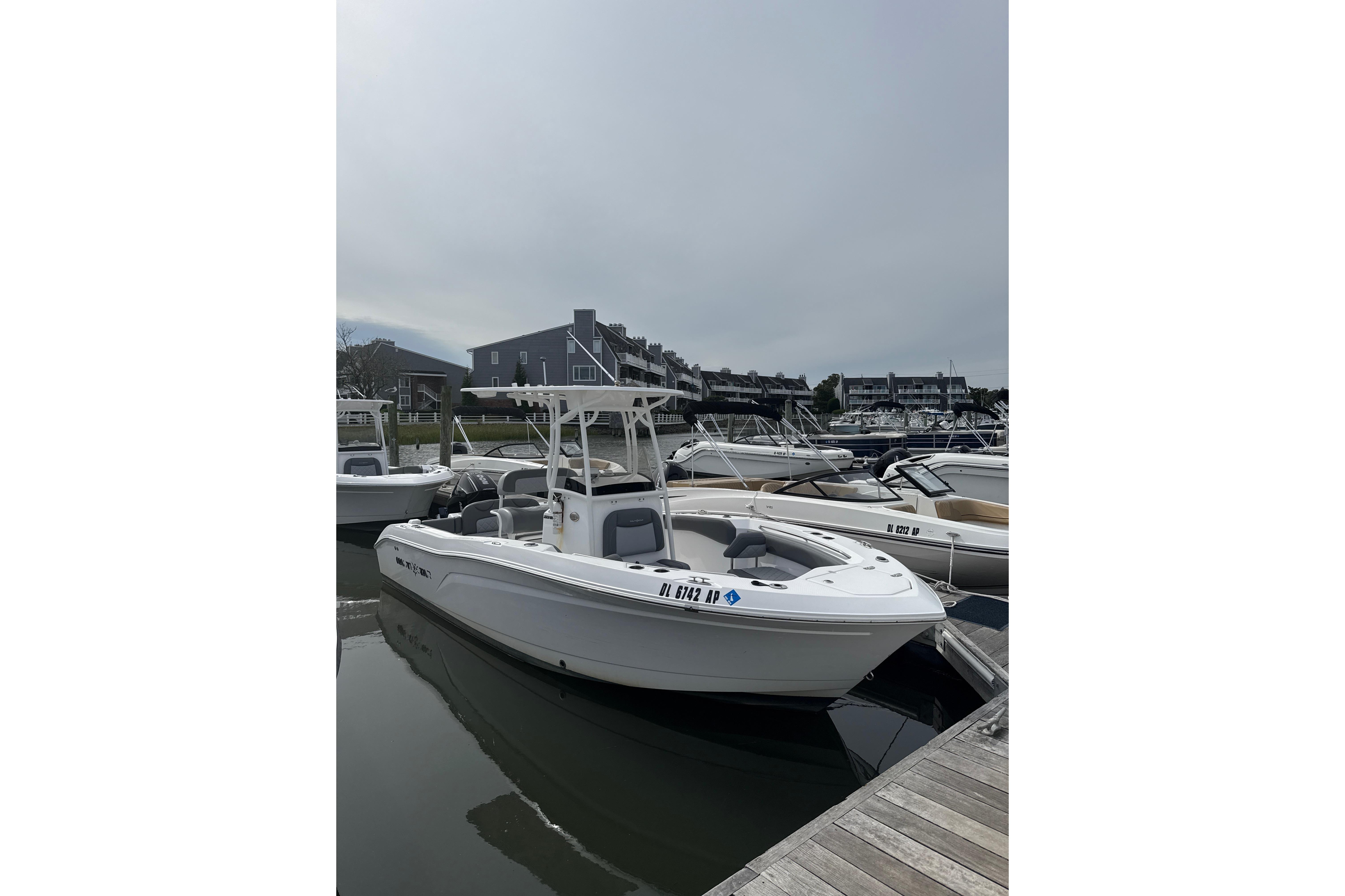 2024 NauticStar 222L Offshore