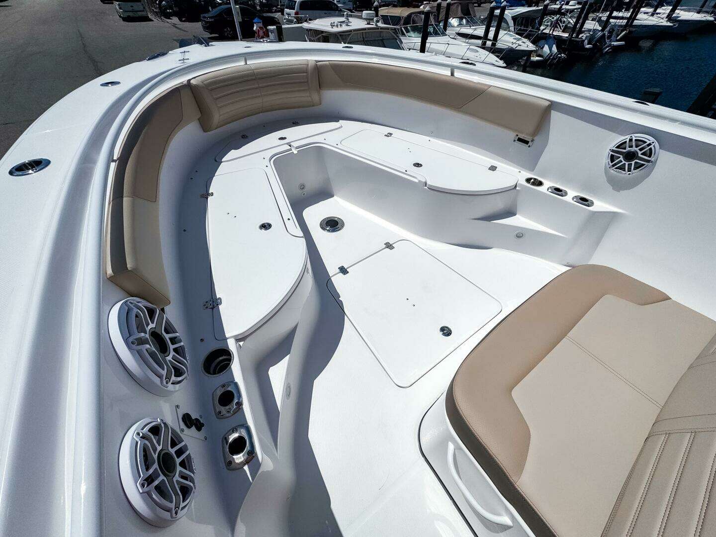 2025 Edgewater 325CC - Image 24
