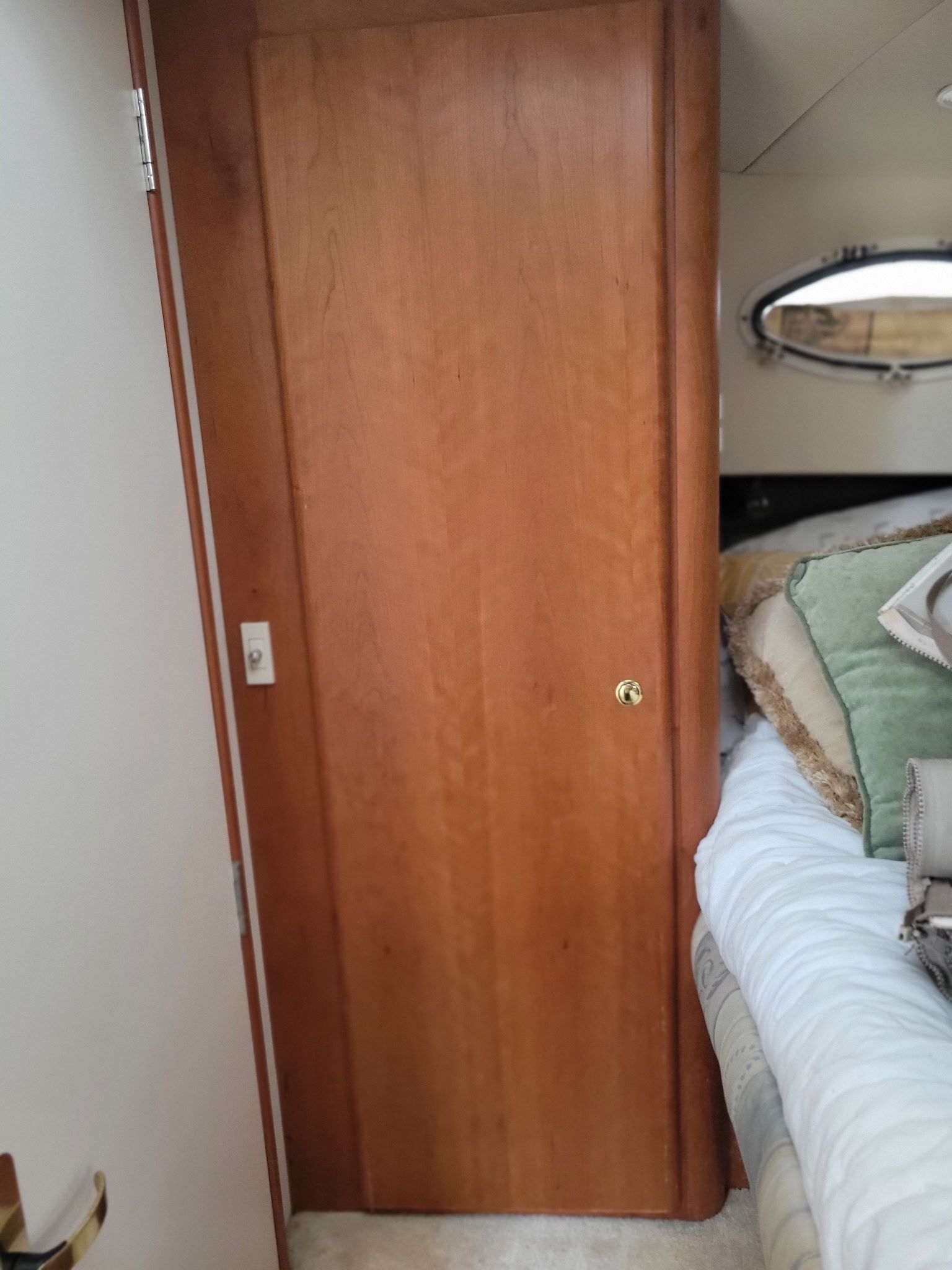 1999 Silverton 392 Motor Yacht - 21
