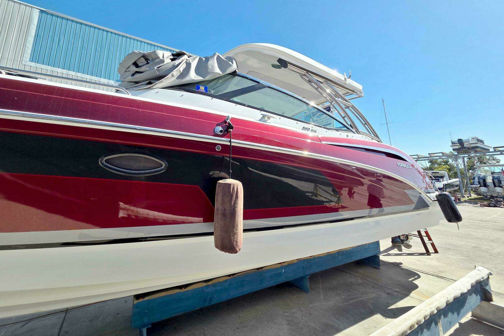 2015 Formula 350 Crossover Bowrider - Image 4