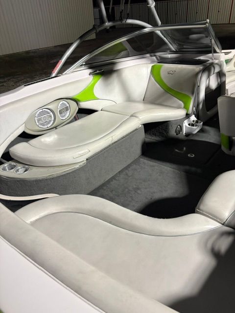 2004 Correct Craft Air 226 - 7