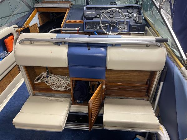 1988 Sea Ray 268 Express Cruiser - 6