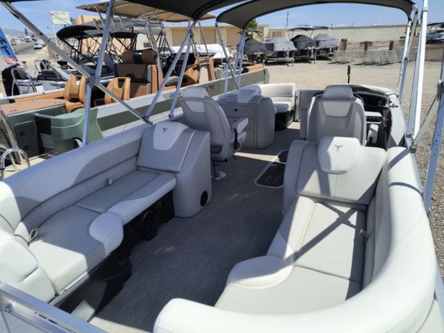 2026 Tahoe LTZ Quad Lounger 23 FT - 11
