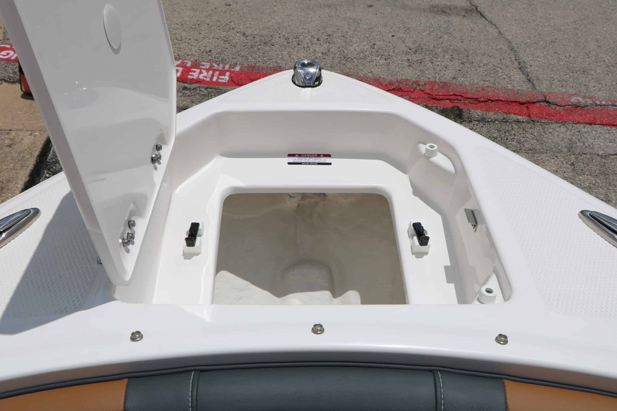 2025 Chaparral 23 SSi - 44