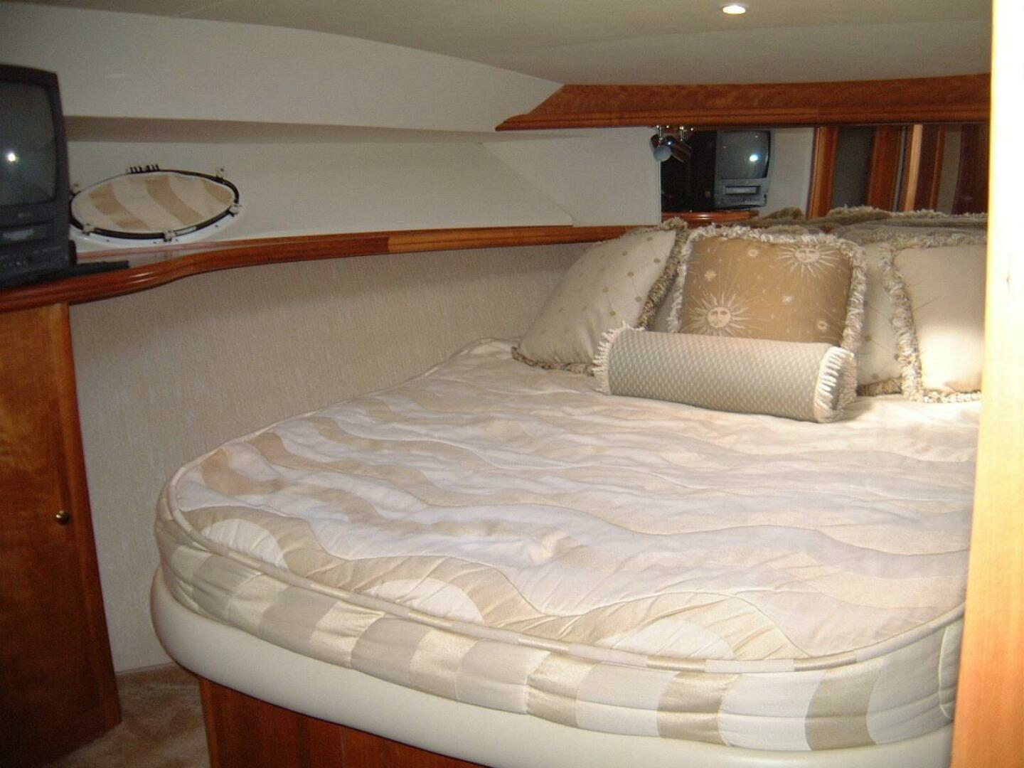 2000 Silverton 42 Convertible - Image 7