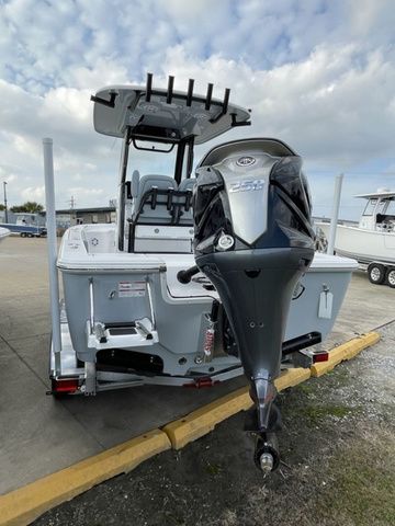 2026 Sportsman Masters 227 Bay Boat - 3