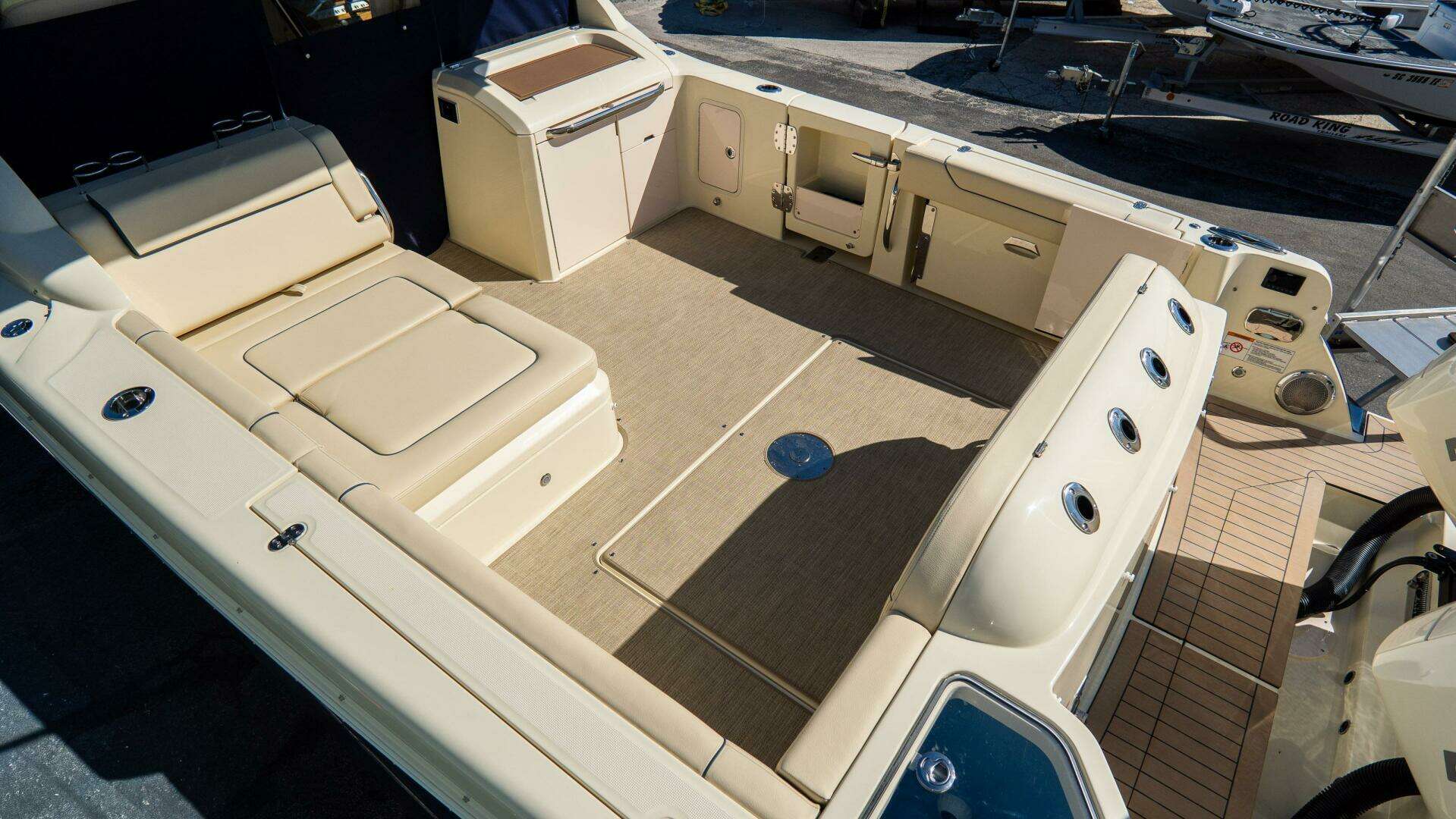2026 Chris-Craft Calypso - Image 3