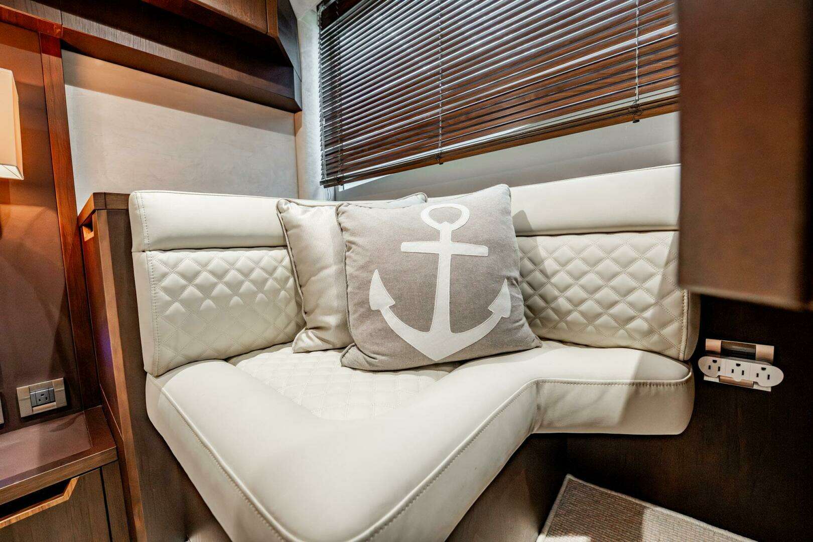 2017 Galeon 510 Skybridge - Image 42