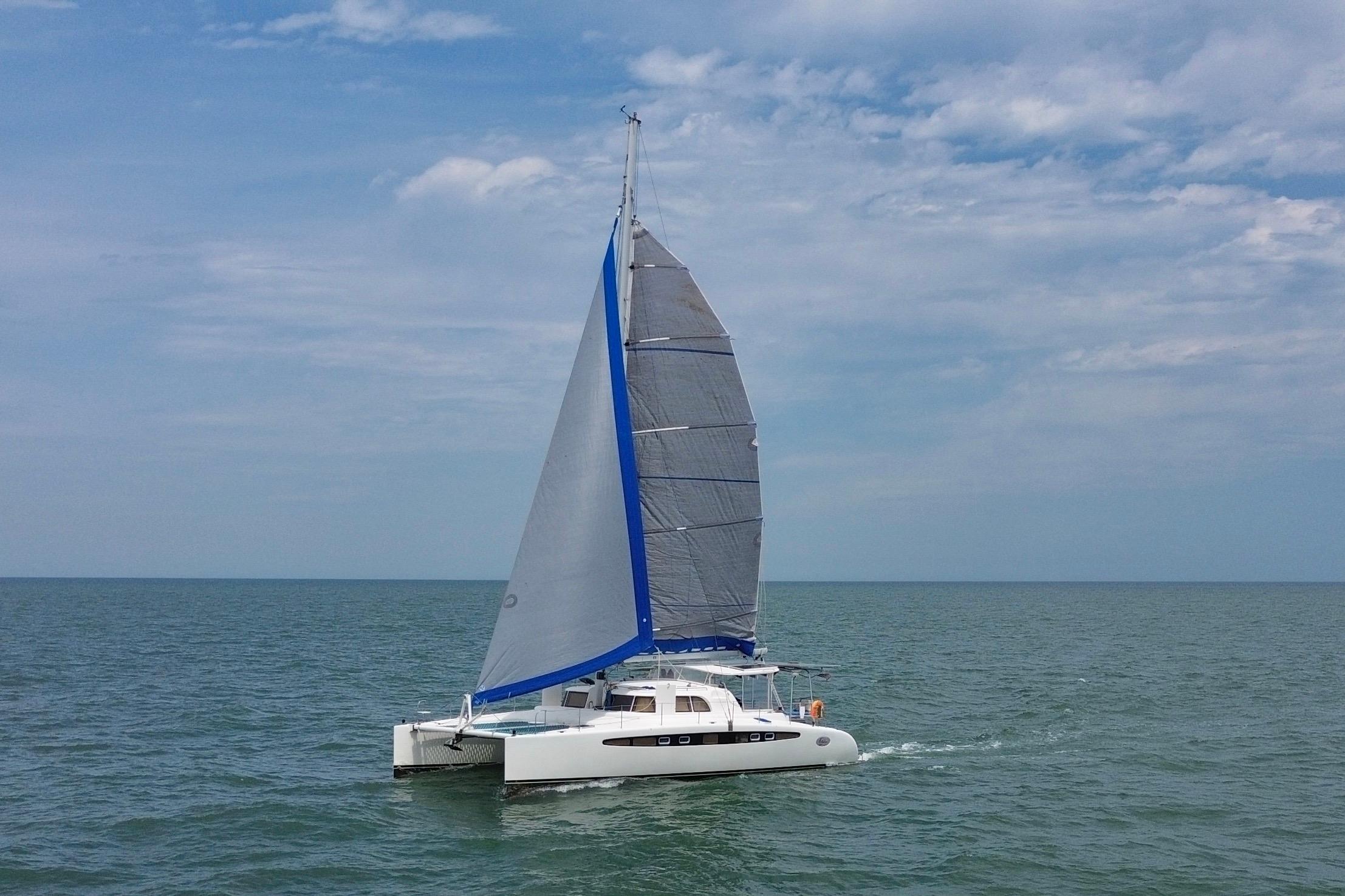 2007 Dolphin 460