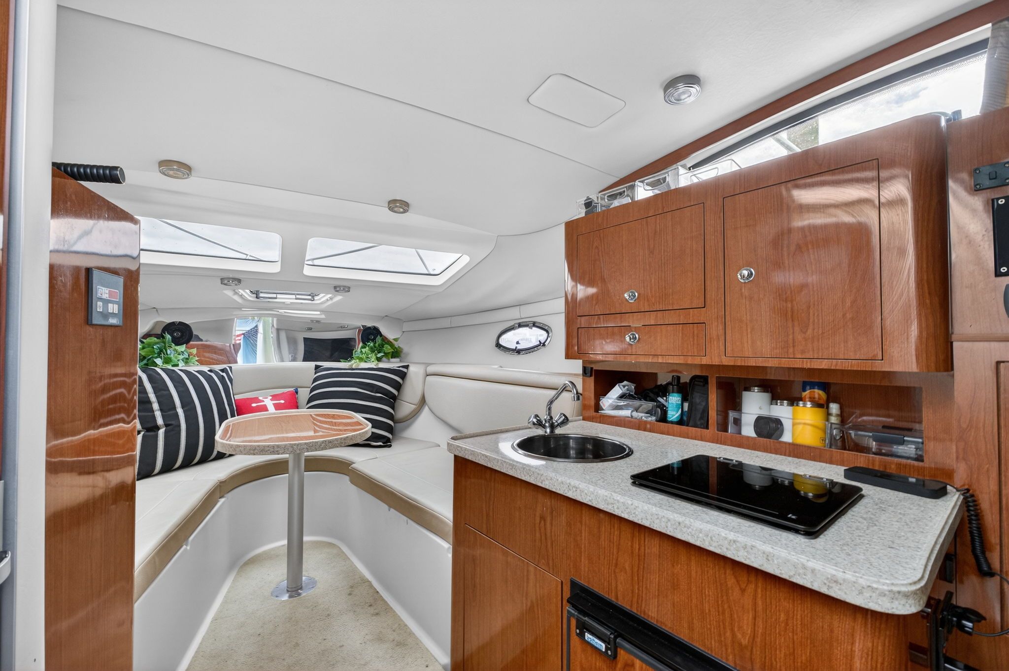 2007 Regal 2860 Window Express - 26