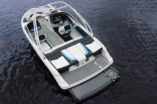 Manufacturer Provided Image: 2016 Four Winns H200RS boat on water, top view.
