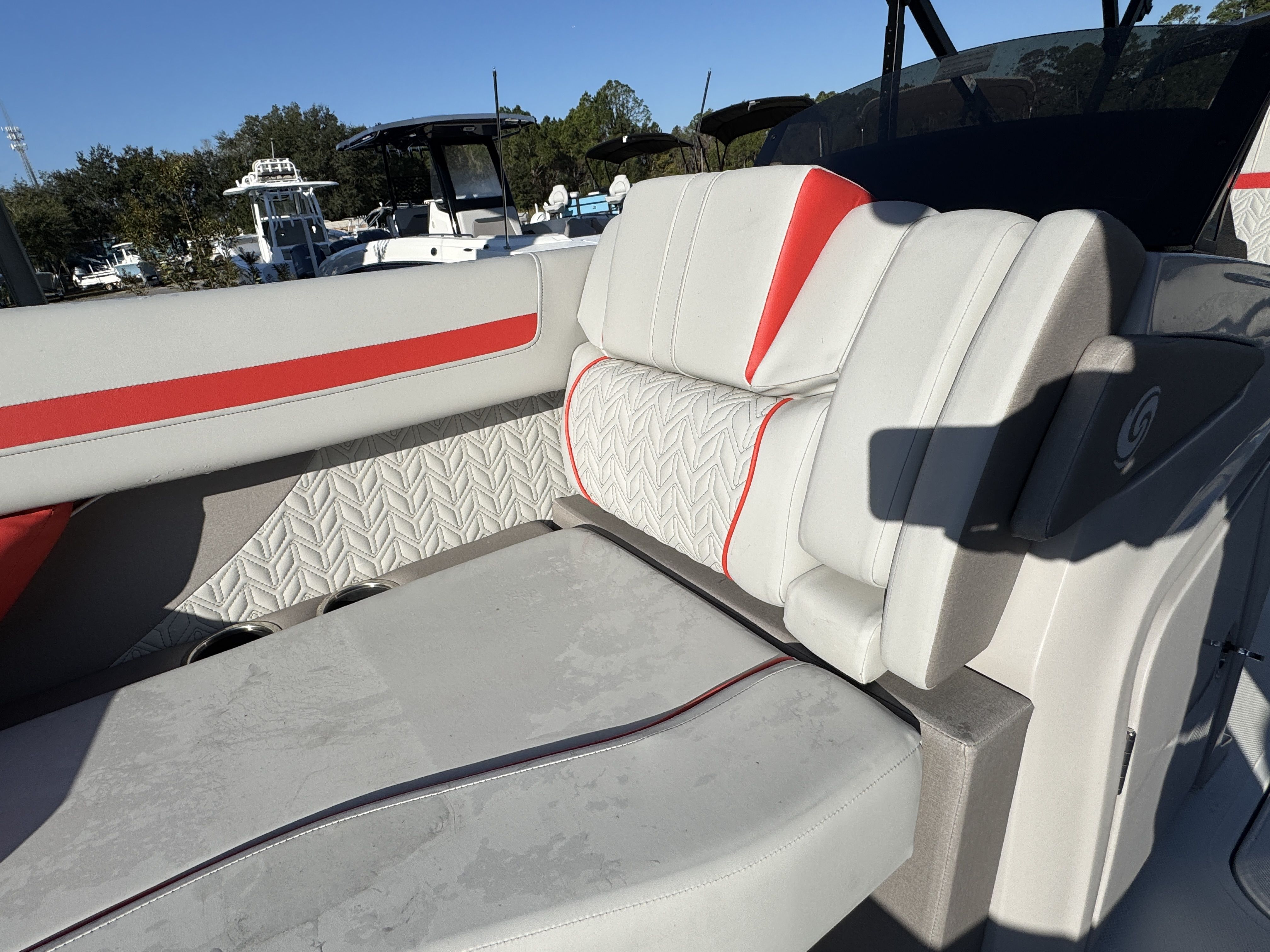 2025 Hurricane FunDeck OB FD 2360 SFL OB - 14